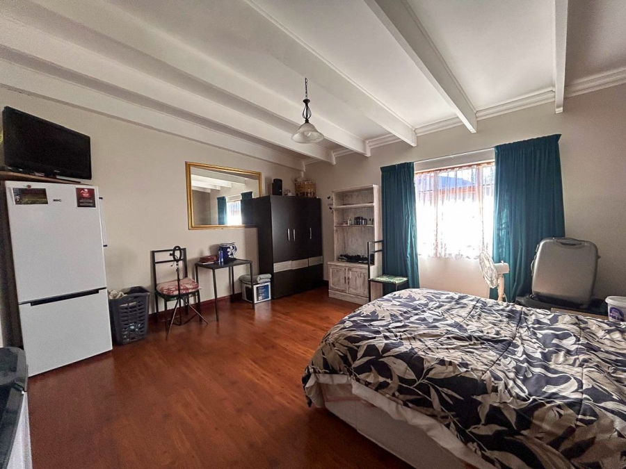 6 Bedroom Property for Sale in Parys Free State